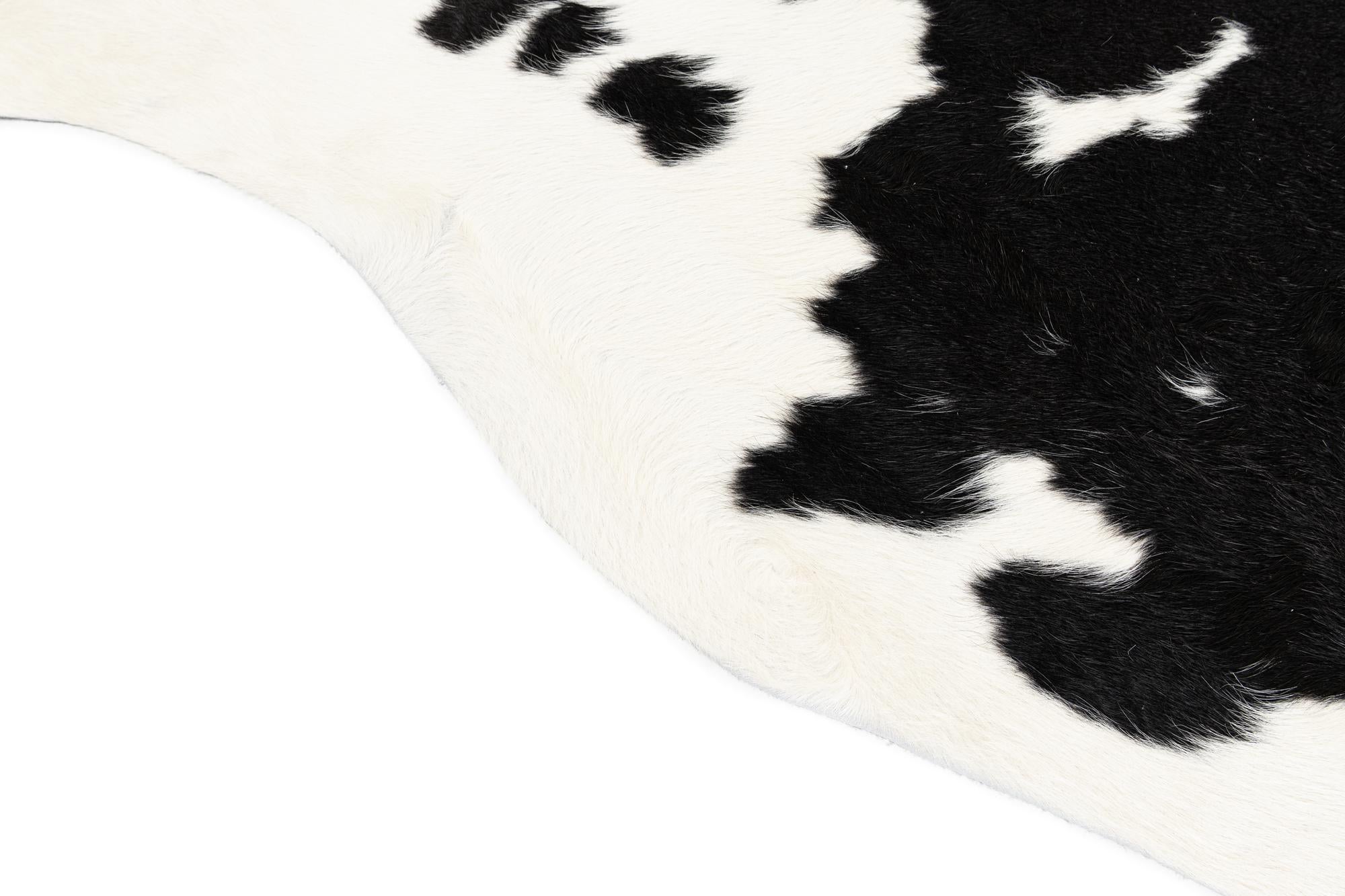 6' 5 x 7' 6 Cowhide Leather Rug