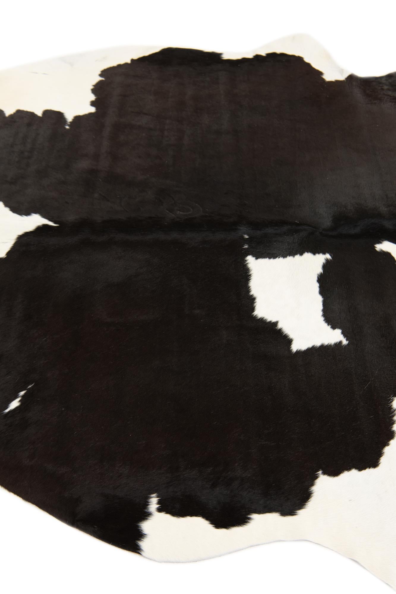 5' 2 x 6' 8 Cowhide Leather Rug