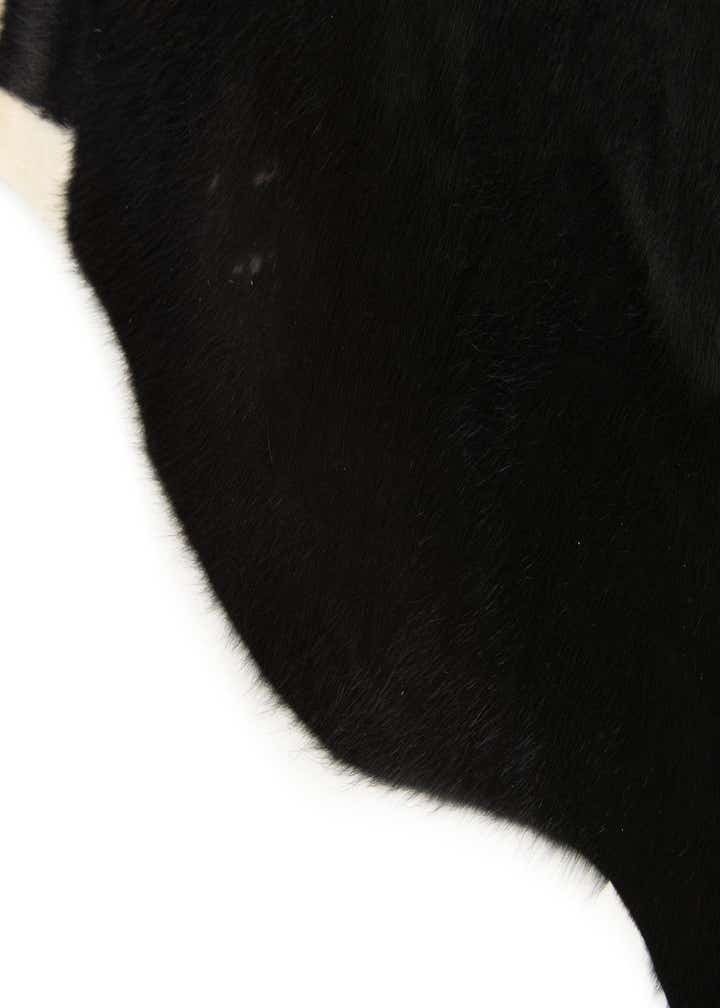 5' 1 x 6' 5 Cowhide Leather Rug