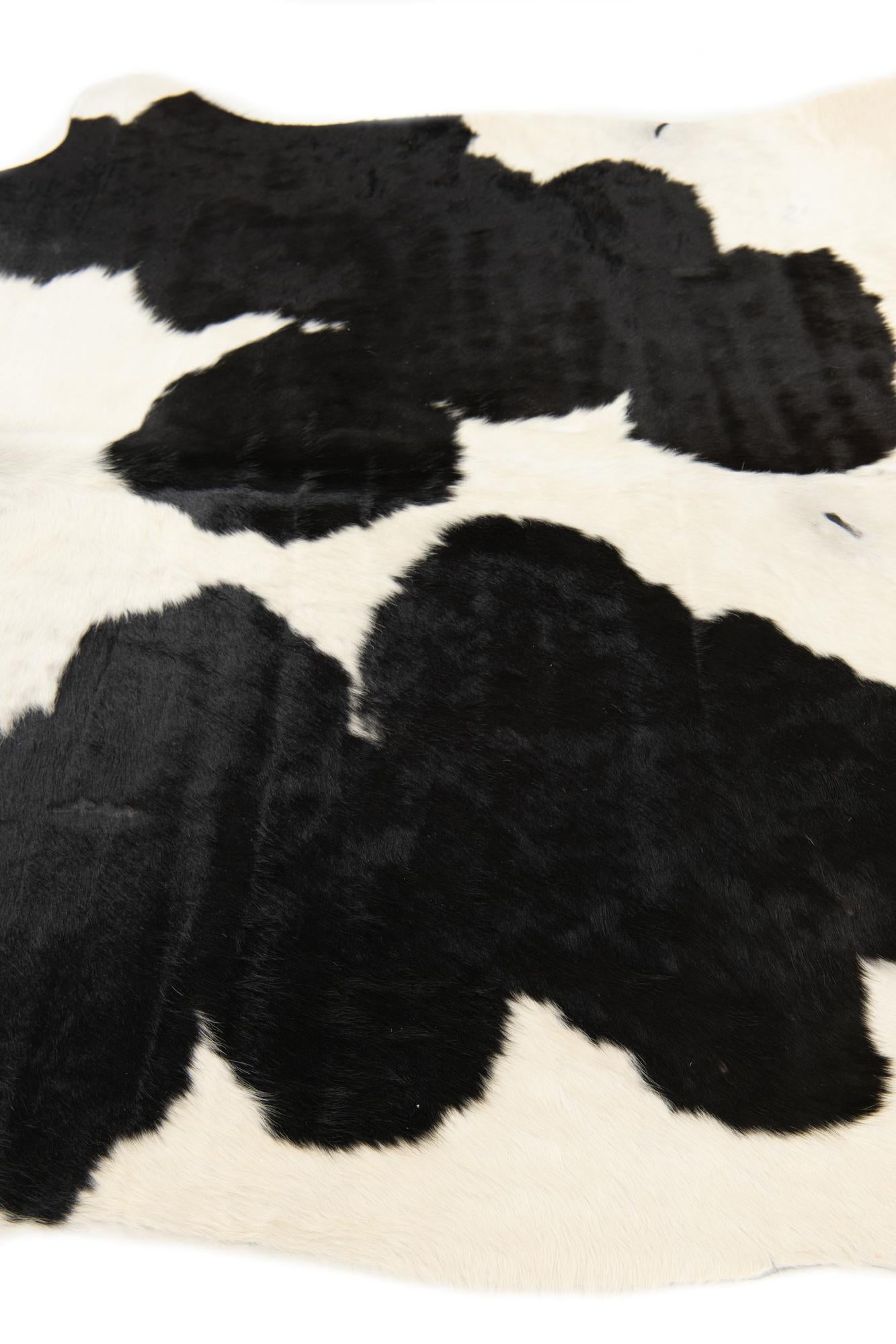 5' 6 x 6' 1 Cowhide Leather Rug
