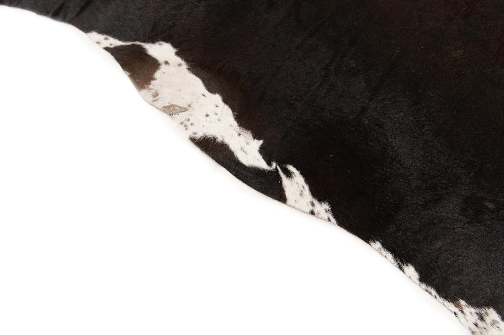 5' 7 x 6' 2 Cowhide Leather Rug