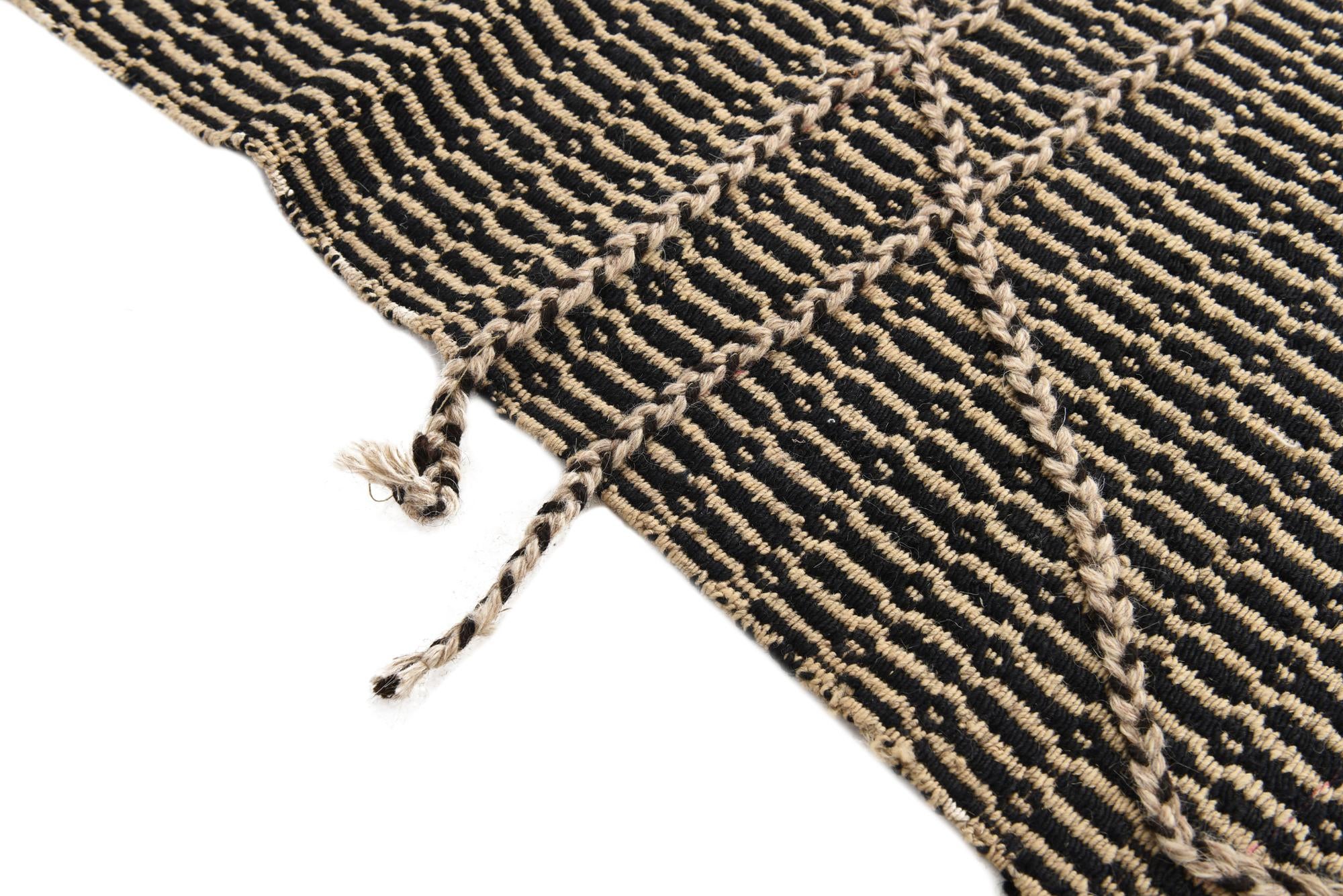 7' 8 x 9' 8 Hand Knotted Darya Wool Rug