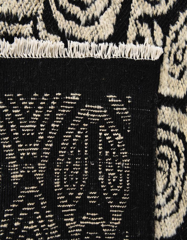 Detail image of 8' 2 x 10' 4  Hand Knotted Darya Wool Rug