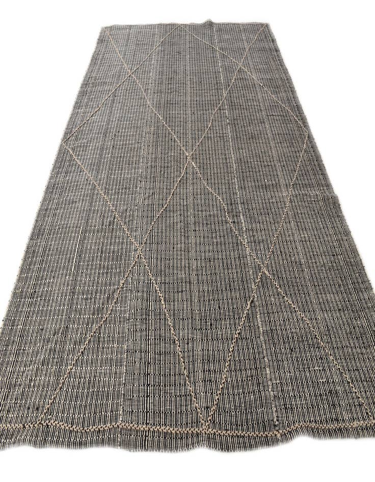 Detail image of 8' 9 x 11' 10  Hand Knotted Darya Wool Rug