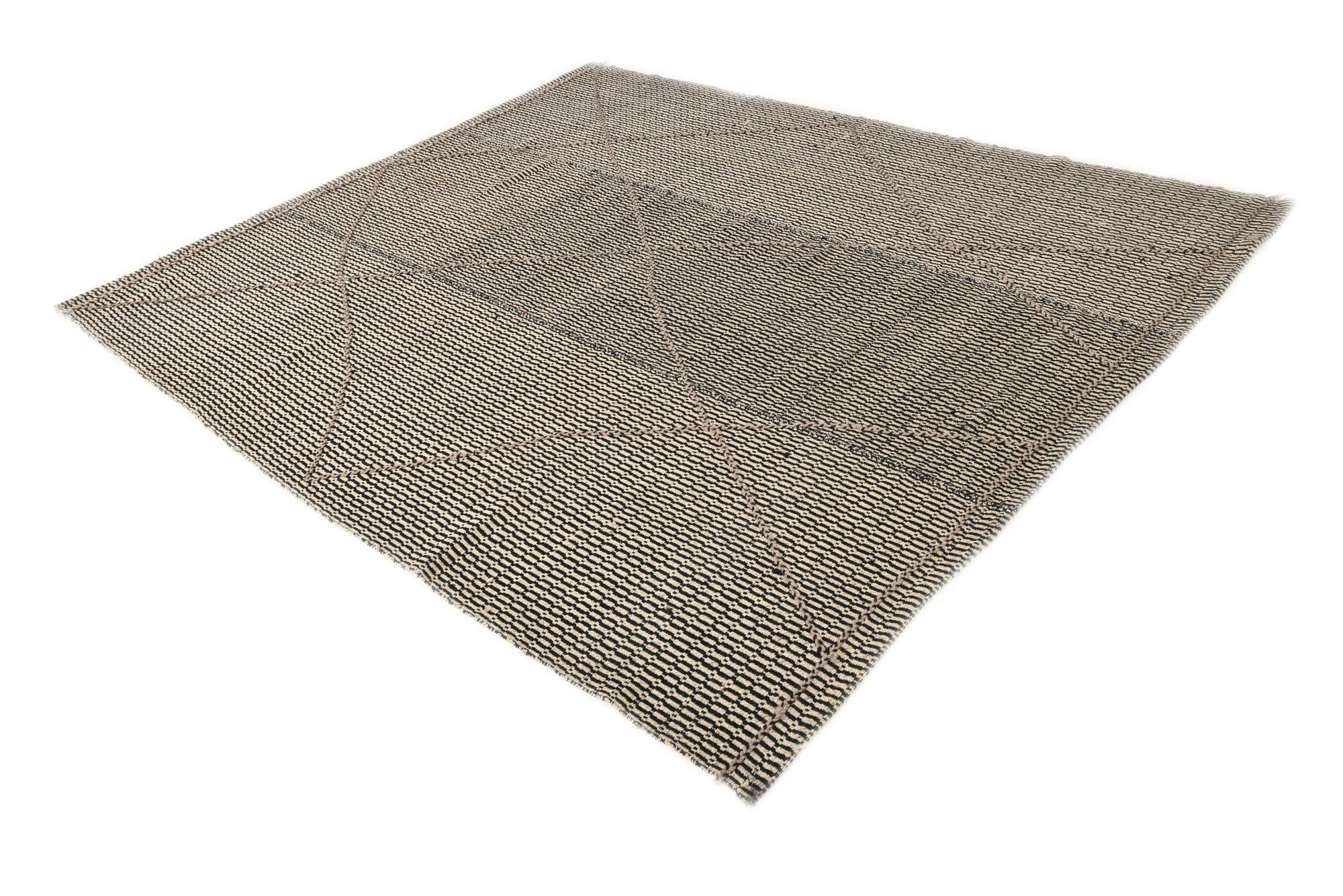 7' 10 x 9' 5 Hand Knotted Darya Wool Rug