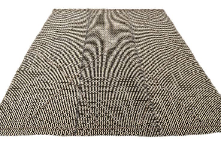 Detail image of 7' 10 x 9' 5 Hand Knotted Darya Wool Rug