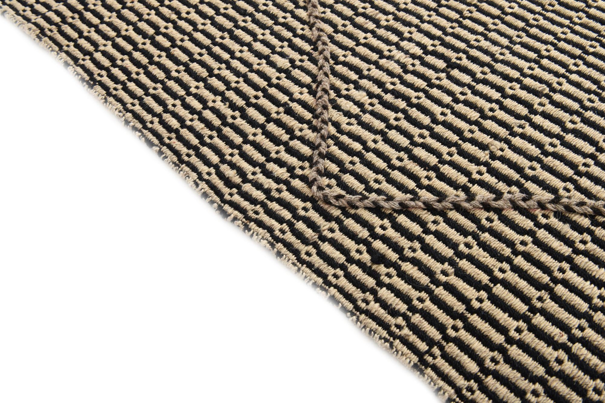 7' 10 x 9' 5 Hand Knotted Darya Wool Rug