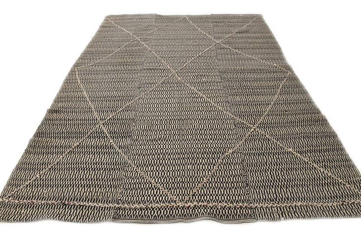 Detail image of 7' 4 x 10' 2 Hand Knotted Darya Wool Rug