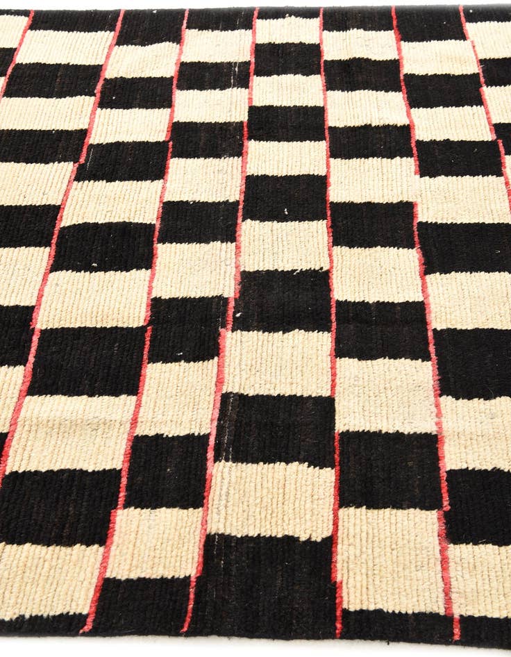 Detail image of 5' 6 x 8' 1 Hand Knotted Darya Wool Rug