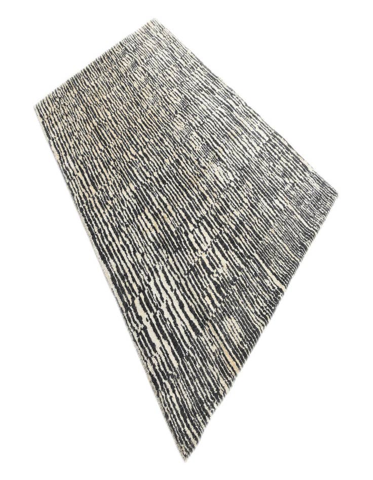 Detail image of 5' x 7' 9 Hand Knotted Darya Wool Rug