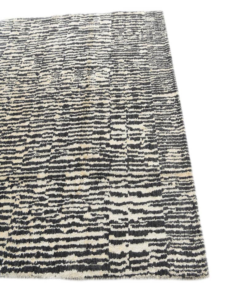 Detail image of 5' x 7' 9 Hand Knotted Darya Wool Rug