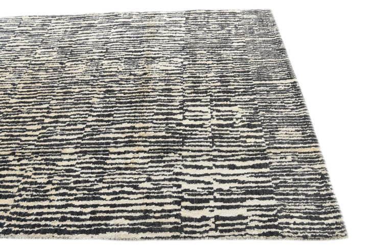 Detail image of 5' x 7' 9 Hand Knotted Darya Wool Rug