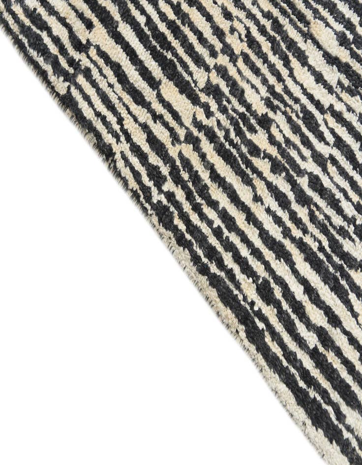 Detail image of 5' x 7' 9 Hand Knotted Darya Wool Rug