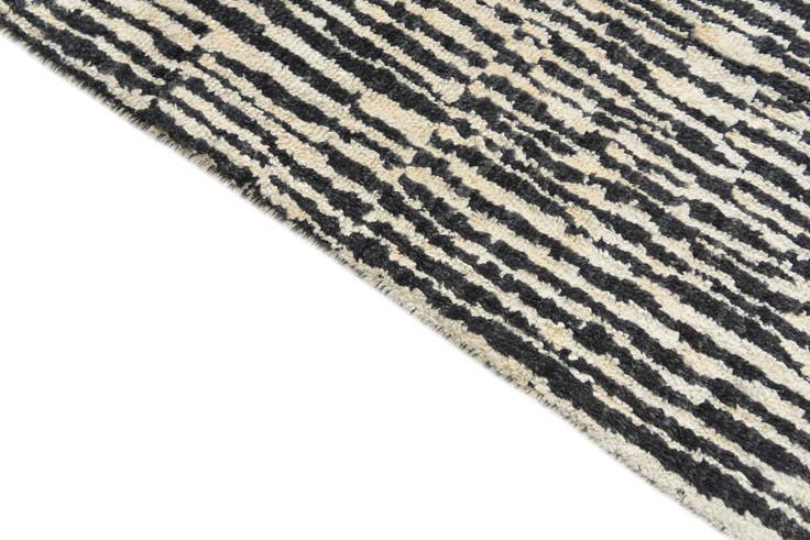 Detail image of 5' x 7' 9 Hand Knotted Darya Wool Rug