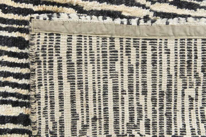 5' x 7' 9 Hand Knotted Darya Wool Rug