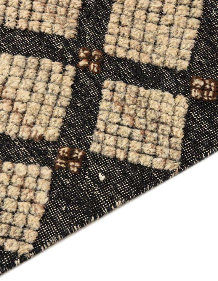 Detail image of 3' 8 x 5' 9  Hand Knotted Darya Wool Rug