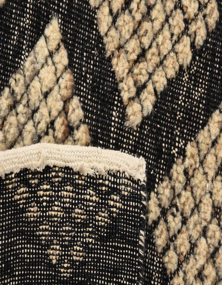 Detail image of 3' 8 x 5' 9  Hand Knotted Darya Wool Rug