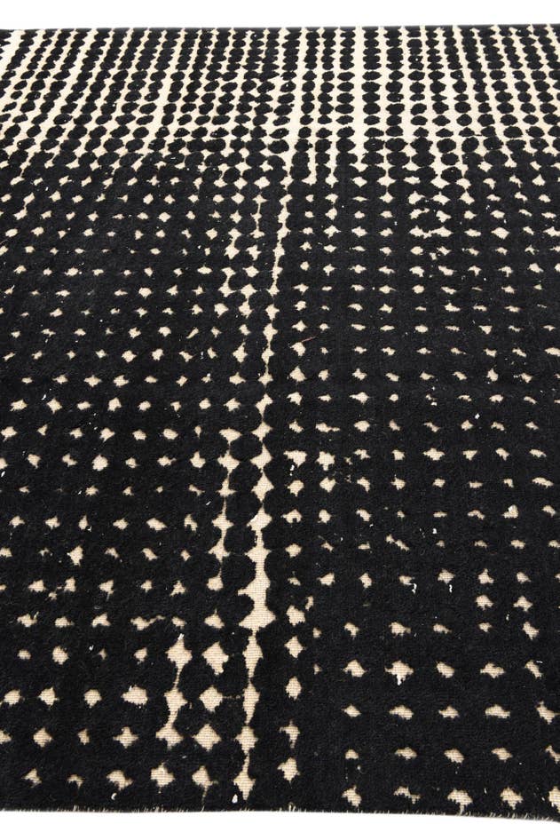 Detail image of 7' 9 x 9' 10 Hand Knotted Darya Wool Rug