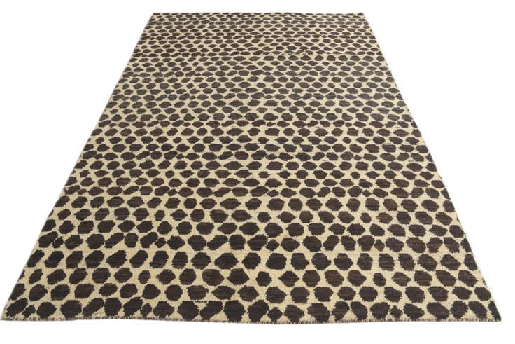 Detail image of 6' 5 x 9' 10 Hand Knotted Darya Wool Rug