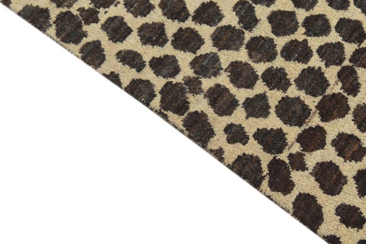 Detail image of 6' 5 x 9' 10 Hand Knotted Darya Wool Rug