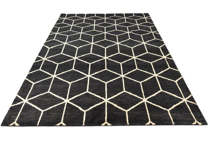 Detail image of 6' 7 x 9' 9 Hand Knotted Darya Wool Rug
