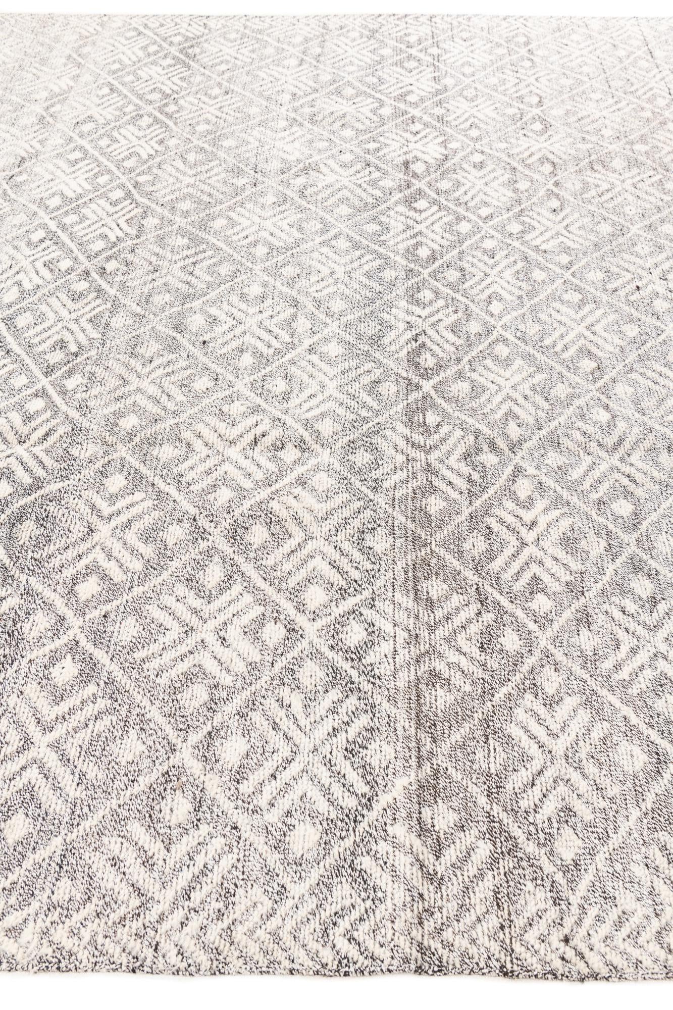 9' 4 x 12' 1 Hand Knotted Darya Wool Rug