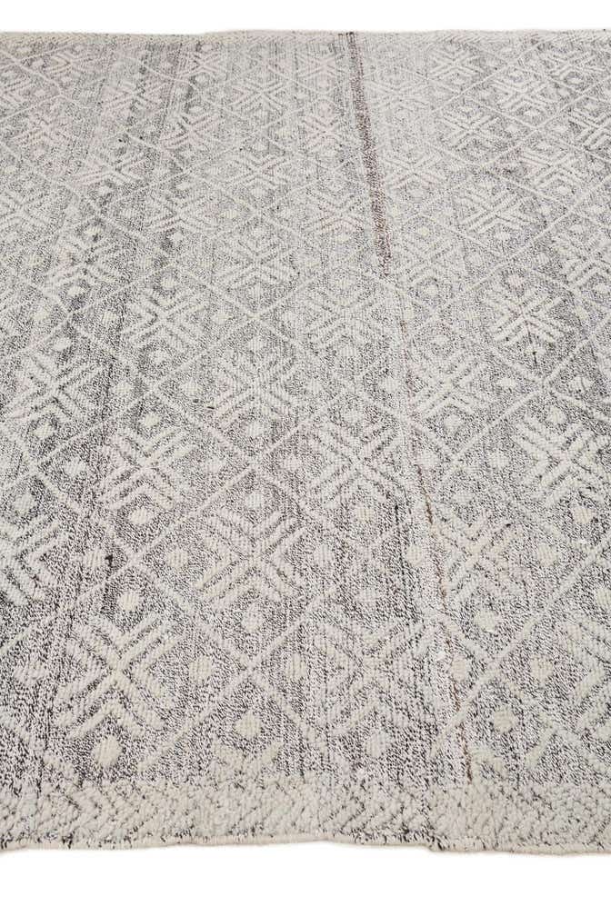 8' 2 x 10' Hand Knotted Darya Wool Rug