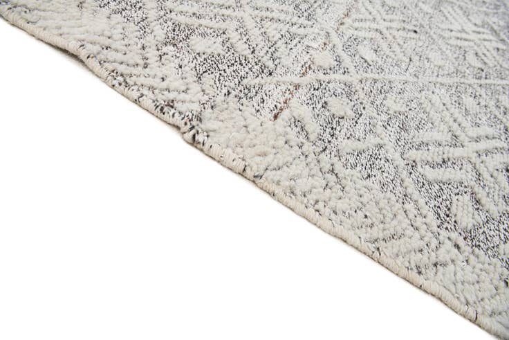 Detail image of 8' 2 x 10' Hand Knotted Darya Wool Rug