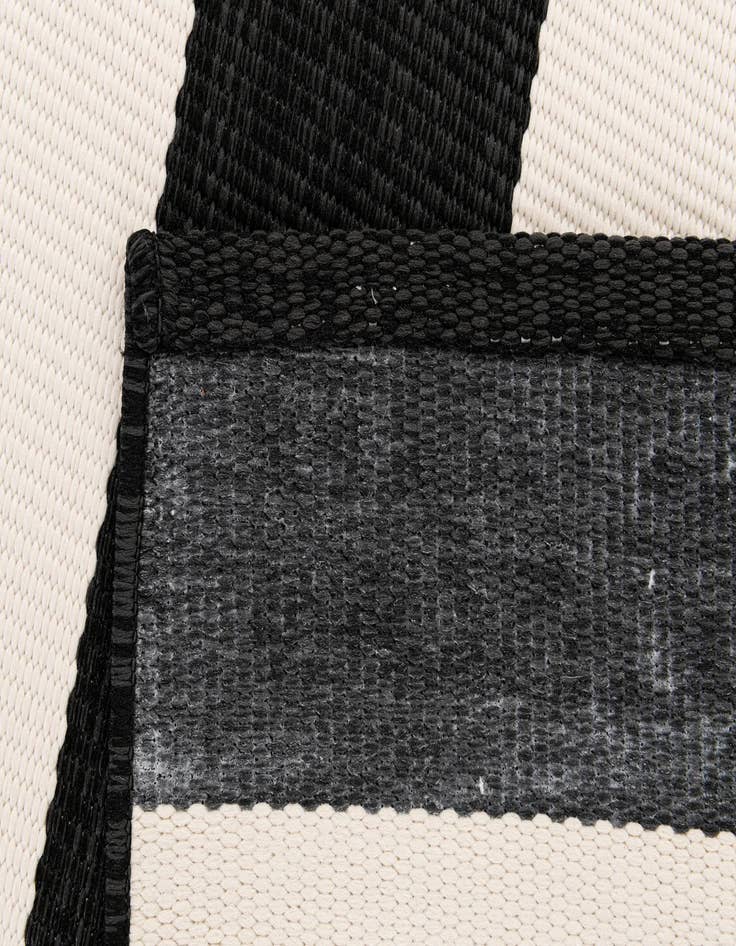 Detail image of 5' 1 x 7' Easy-Clean Eco Verse Washable Indoor / Outdoor Rug