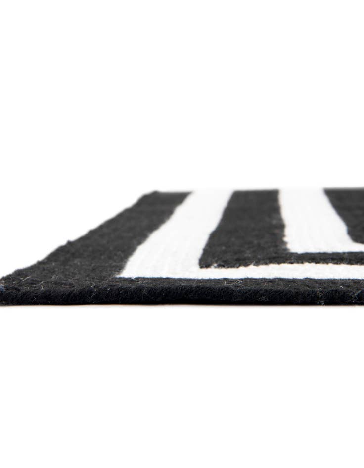 Detail image of 9' x 12' Easy-Clean Eco Verse Washable Indoor / Outdoor Rug