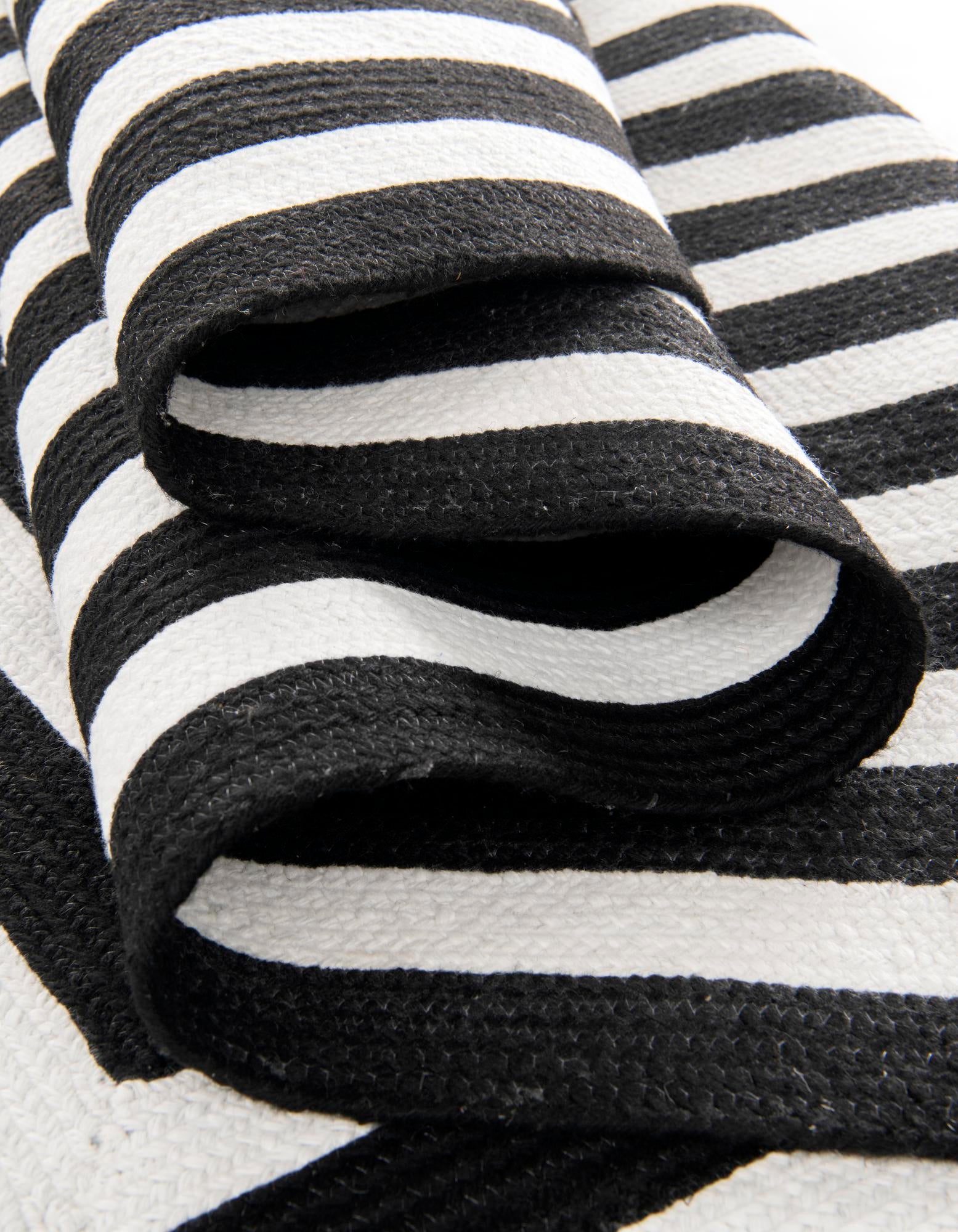 4' 1 x 6' 1 Easy-Clean Eco Verse Washable Indoor / Outdoor Rug