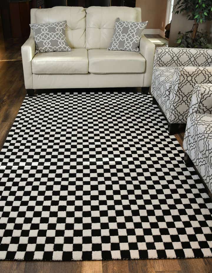 5' 1 x 8' Hand Tufted Wool Rug