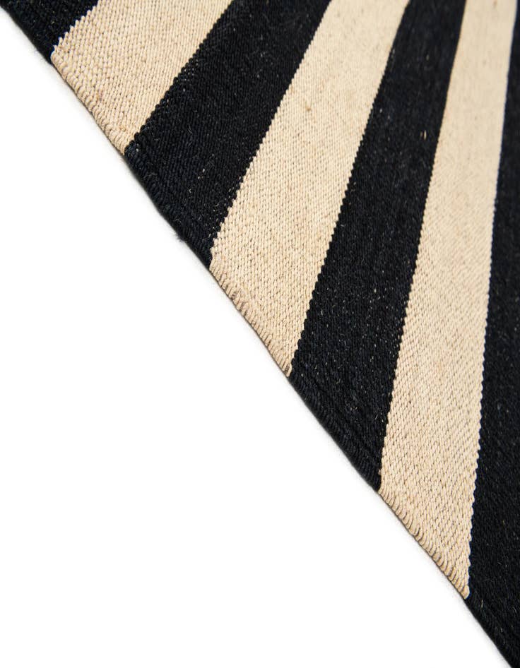 Detail image of 8' 3 x 11' 1  Hand Woven Kilim Modern Wool Rug