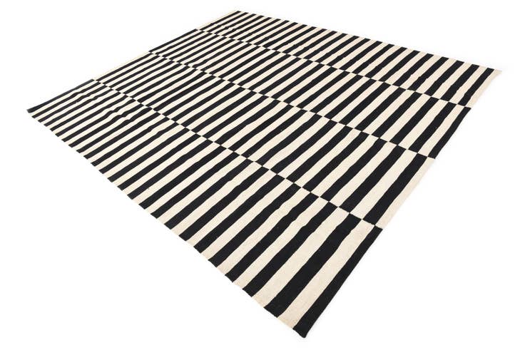 Detail image of 8' 4 x 9' 8 Hand Woven Kilim Modern Wool Rug