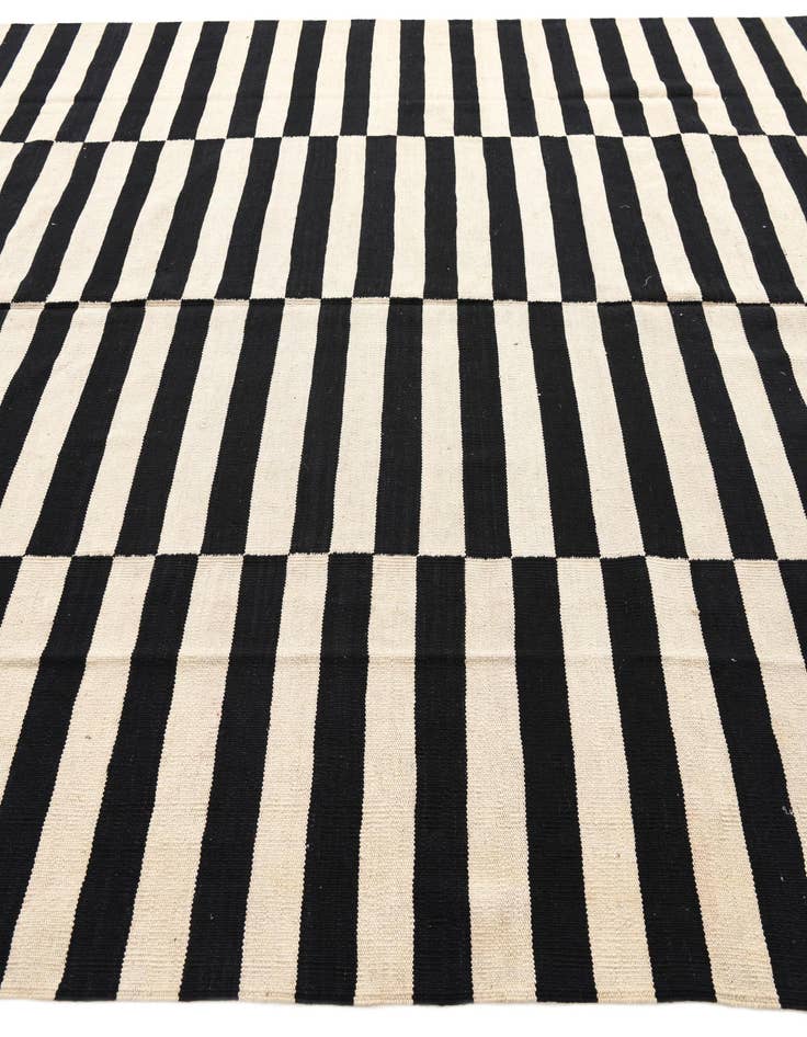 Detail image of 8' 4 x 9' 8  Hand Woven Kilim Modern Wool Rug