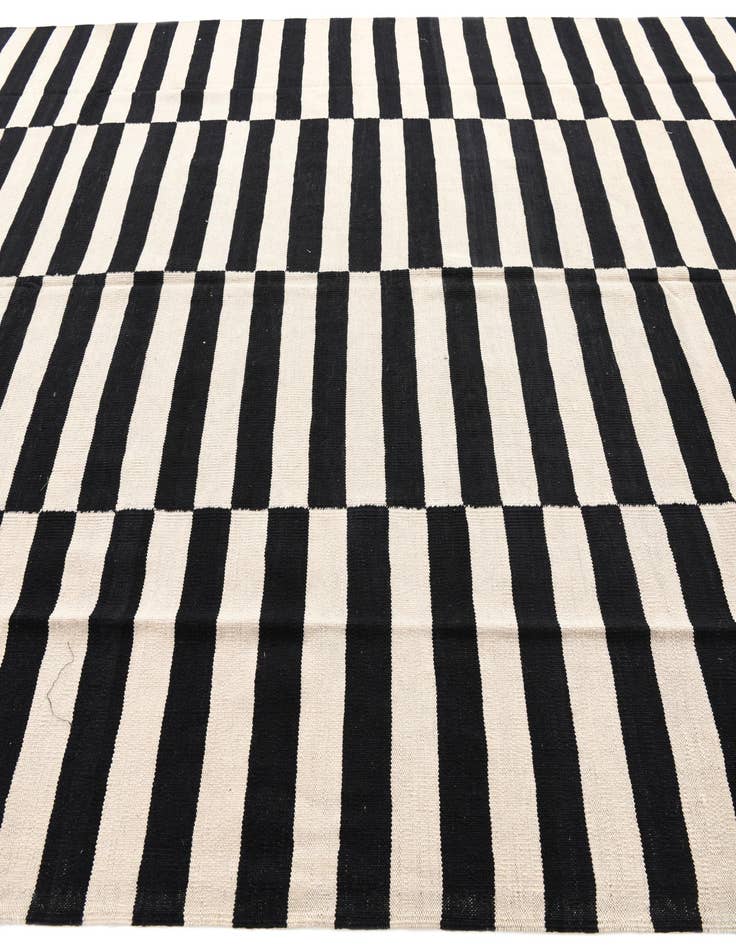 Detail image of 8' 2 x 11' 3  Hand Woven Kilim Modern Wool Rug