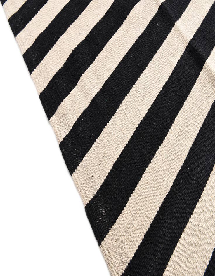 Detail image of 8' 2 x 11' 3  Hand Woven Kilim Modern Wool Rug