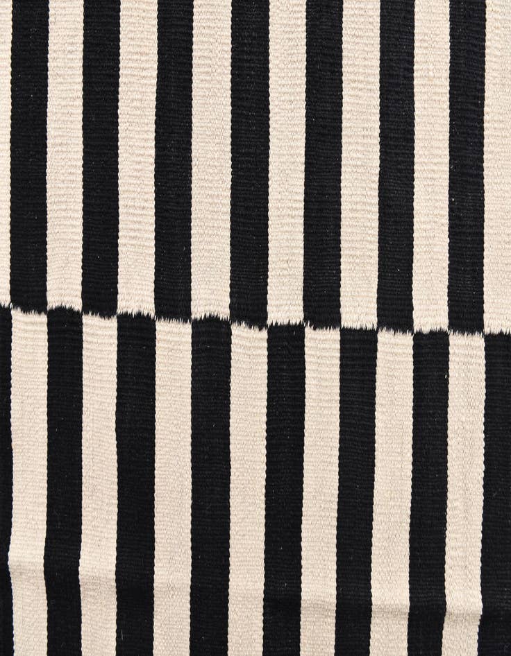 Detail image of 8' 2 x 11' 3  Hand Woven Kilim Modern Wool Rug