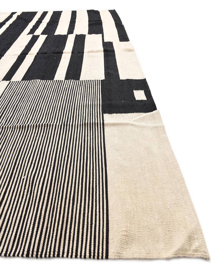 Detail image of 8' 7 x 10'  Hand Woven Kilim Modern Wool Rug