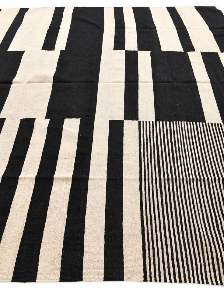 Detail image of 8' 7 x 10'  Hand Woven Kilim Modern Wool Rug