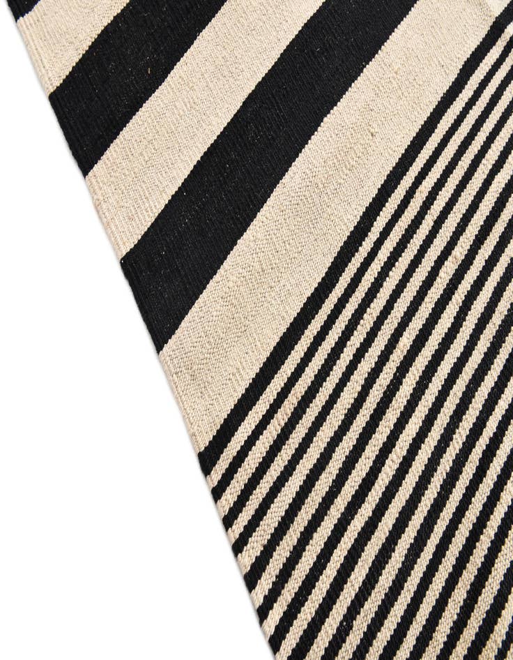 Detail image of 8' 7 x 10'  Hand Woven Kilim Modern Wool Rug