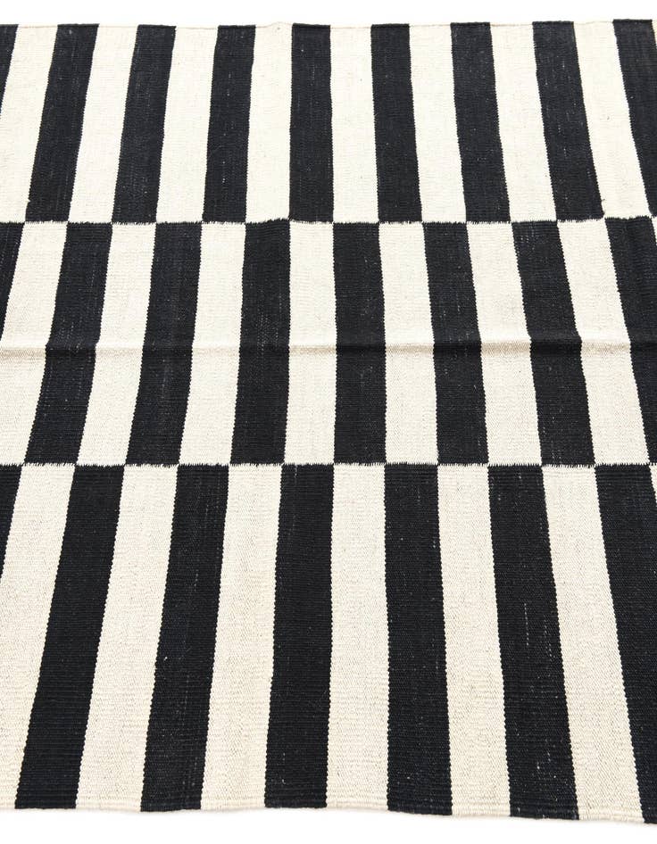 Detail image of 4' 2 x 5' 10  Hand Woven Kilim Modern Wool Rug