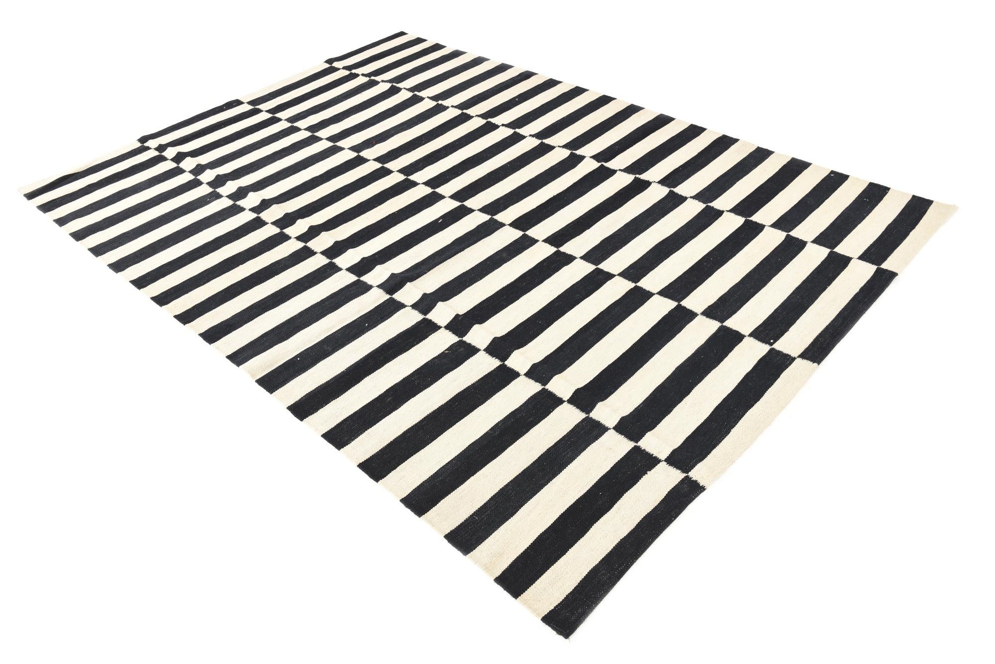5' 7 x 7' 10 Hand Woven Kilim Modern Wool Rug
