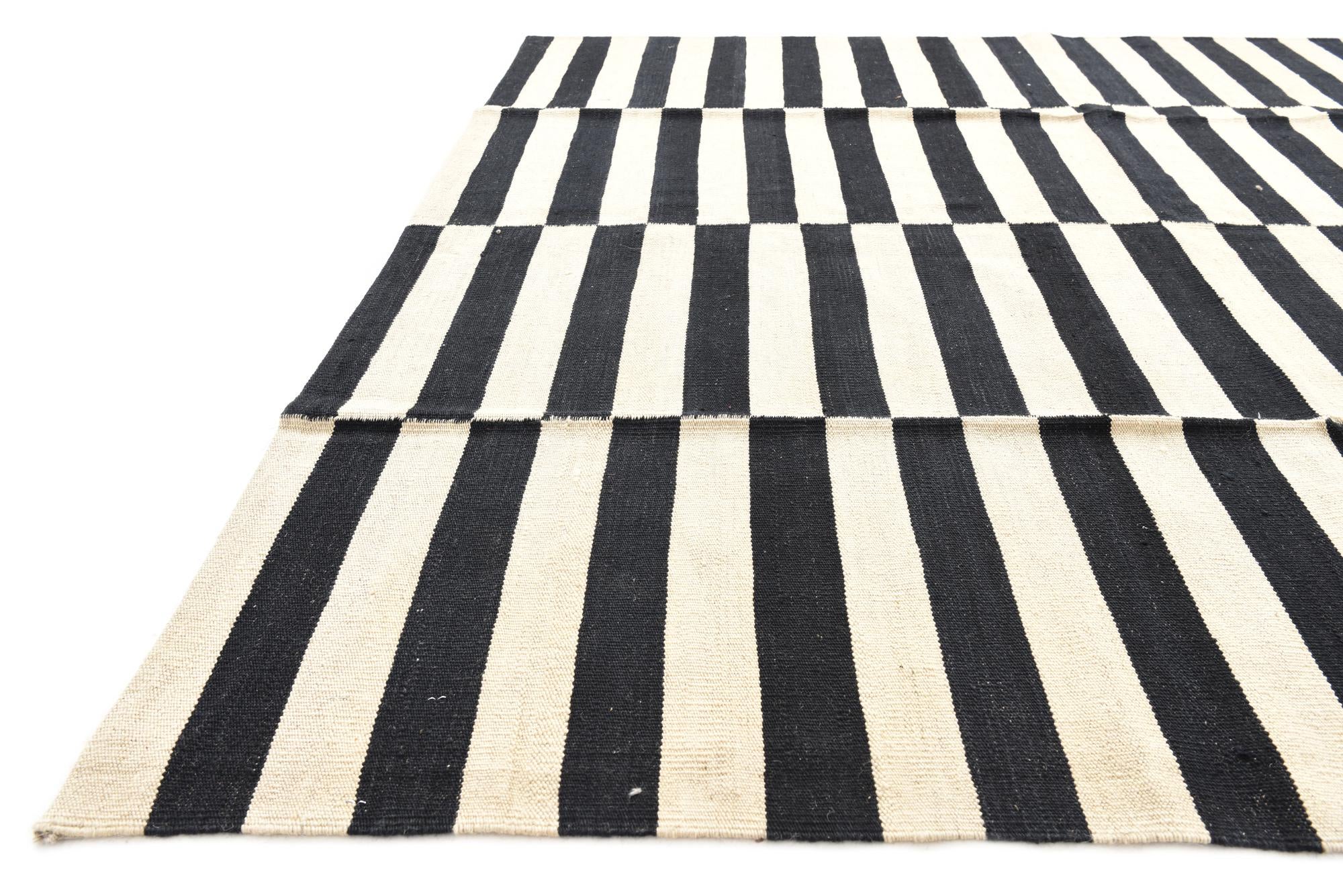 5' 7 x 7' 10 Hand Woven Kilim Modern Wool Rug