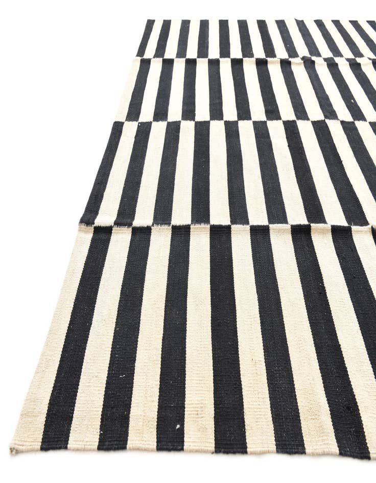 Detail image of 5' 7 x 7' 10  Hand Woven Kilim Modern Wool Rug