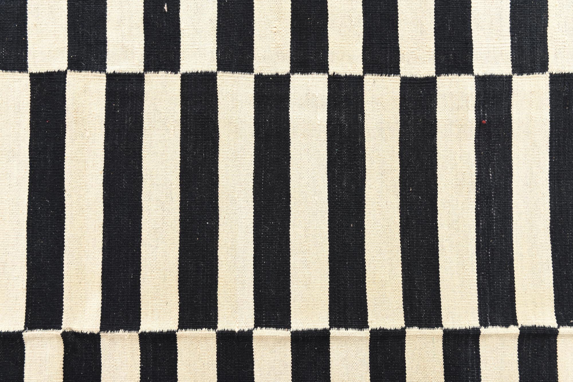 5' 7 x 7' 10 Hand Woven Kilim Modern Wool Rug