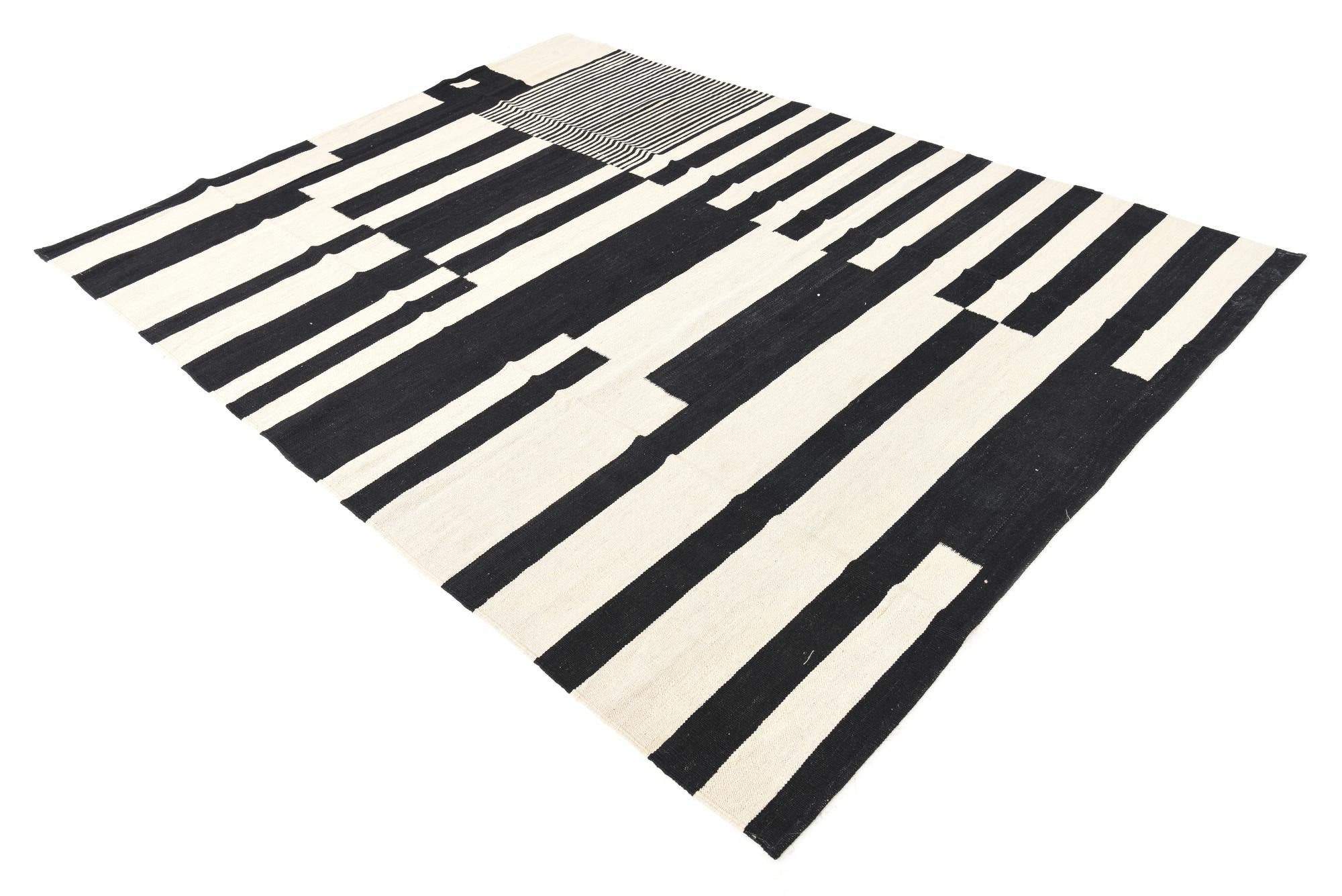 5' 9 x 7' 9 Hand Woven Kilim Modern Wool Rug