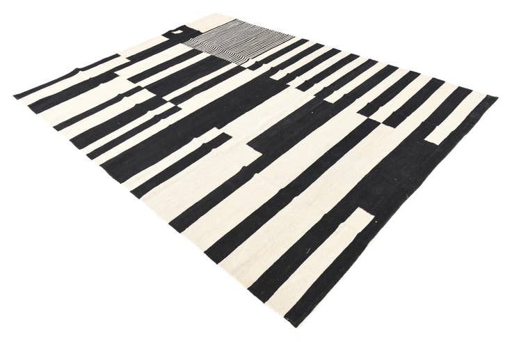 Detail image of 5' 9 x 7' 9 Hand Woven Kilim Modern Wool Rug