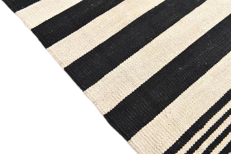 Detail image of 5' 9 x 7' 9 Hand Woven Kilim Modern Wool Rug