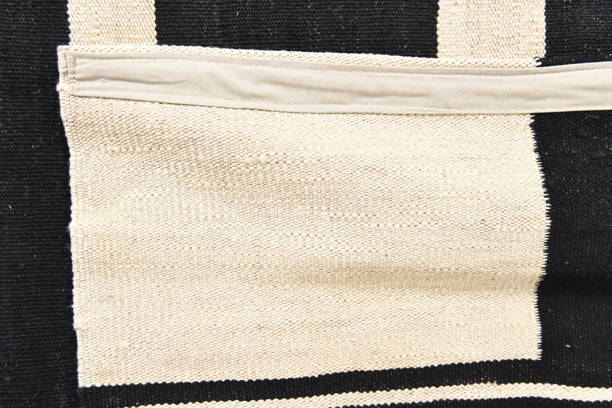 5' 9 x 7' 9 Hand Woven Kilim Modern Wool Rug